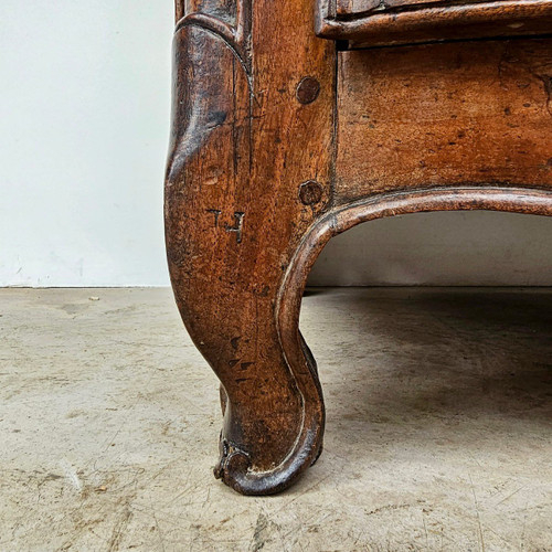18th century walnut crossbow chest of drawers