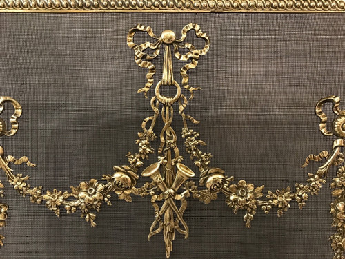 Beautiful Louis XVI style bronze fireplace screen from the 19th century.