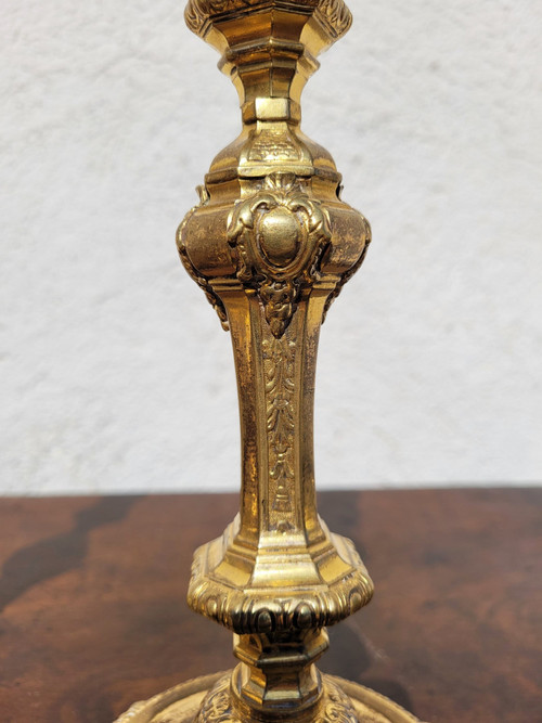 Coppia di candelieri al mercurio in bronzo dorato, XIX secolo