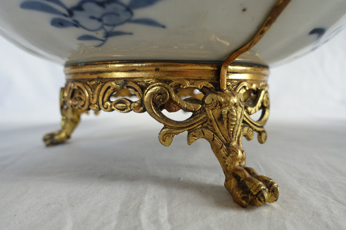 Suite of 4 Japanese porcelain bronze-mounted plates with Imari decoration