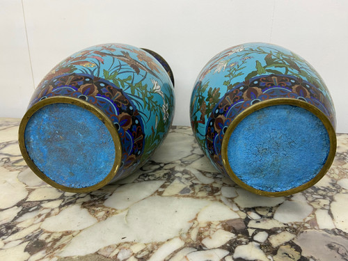 Paire de vases en émail cloisonné Japon XIXème.
