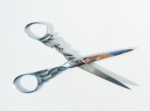 Pair De Ciseaux De Lingère Couture Signée Dentelle d'Acier Art Nouveau fin XIXe Début XXe