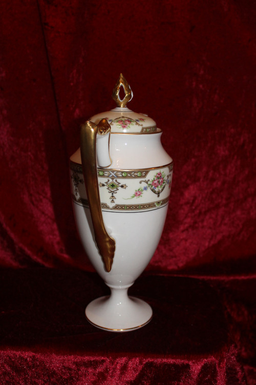 Limoges porcelain tea service with floral design, early 20th century, perfect condition