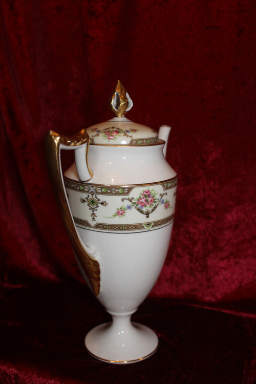 Limoges porcelain tea service with floral design, early 20th century, perfect condition