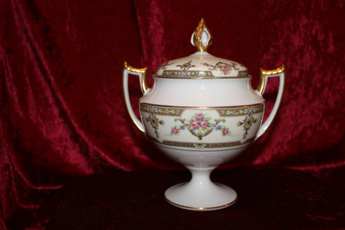 Limoges porcelain tea service with floral design, early 20th century, perfect condition