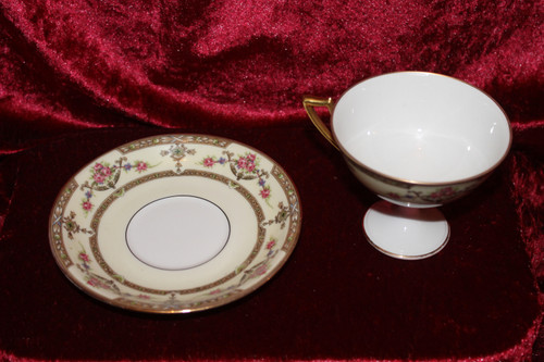 Limoges porcelain tea service with floral design, early 20th century, perfect condition