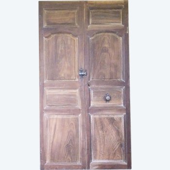 Antica porta doppia del XVIII secolo in noce con porte in legno