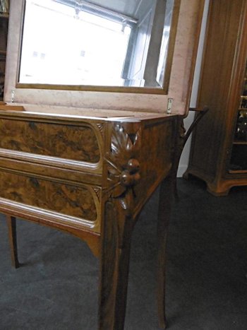 Jugendstil-Arbeiterin