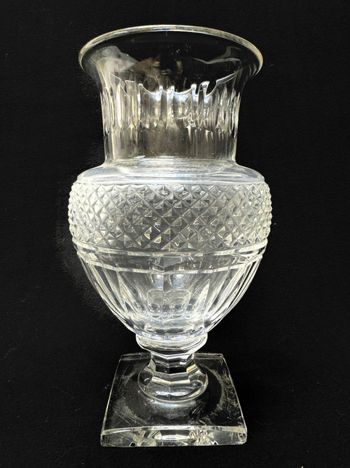 Baccarat - Vaso in cristallo a forma di Medici, modello Laeticia. 