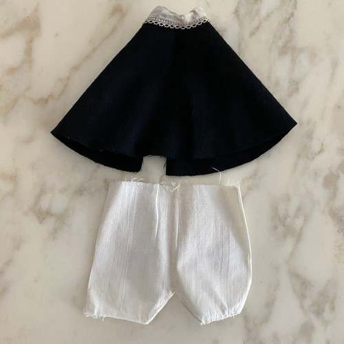 Salt worker's outfit for doll from the early 20th century in fabric and felt