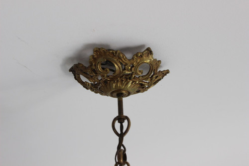Kronleuchter mit Quasten und Bronze, Kristallbecher im Louis XV-Stil 