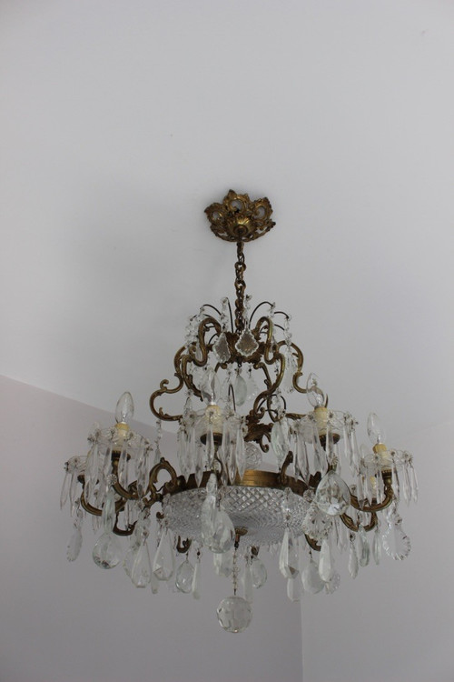 Kronleuchter mit Quasten und Bronze, Kristallbecher im Louis XV-Stil 