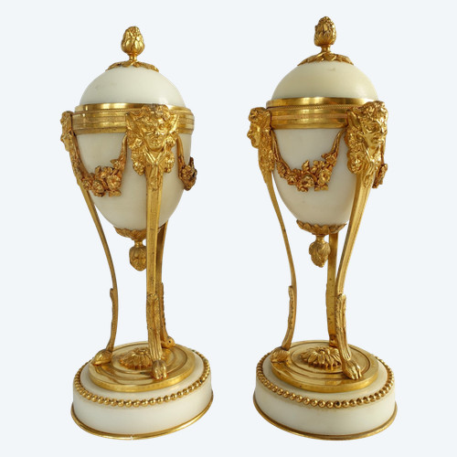 Pair of cassolettes with inverted candlesticks in gilded bronze and marble, Louis XVI style