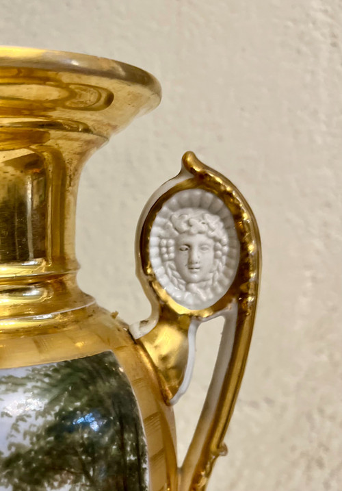 Vaso in porcellana di Parigi del periodo della Restaurazione o Luigi Filippo, decorato a mano.