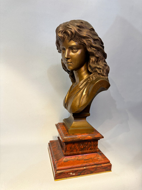 "Carino" H43 Busto di giovane donna in bronzo E. Aizelin, Barbedienne, Colas.