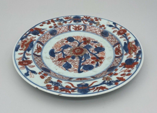 Assiette en porcelaine d'Imari à décor floral Japon