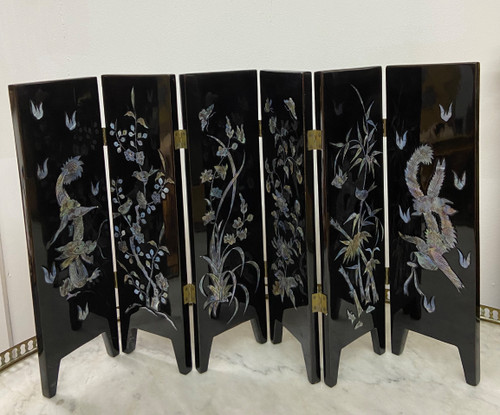 Vietnamese screen in lacquered wood and mother-of-pearl