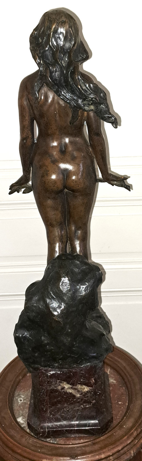 Sculpture signed A. Bacherini Female nude in Bronze