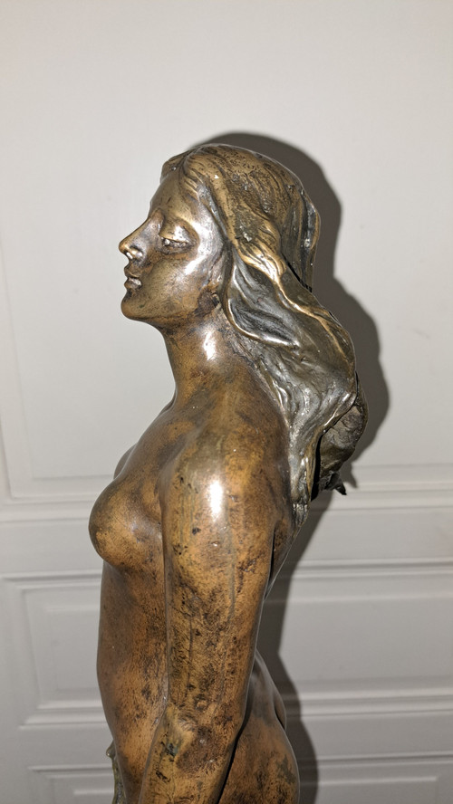 Sculpture signed A. Bacherini Female nude in Bronze