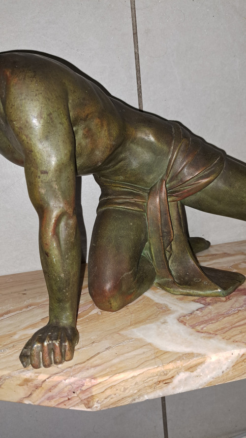 Grande scultura in ghisa del cacciatore che osserva - Art Déco firmata Ugo Cipriani (1887-1960)