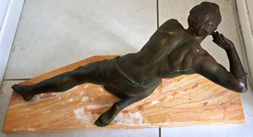 Grande scultura in ghisa del cacciatore che osserva - Art Déco firmata Ugo Cipriani (1887-1960)