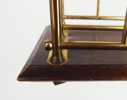 Porte revue en acajou et laiton de style victorien