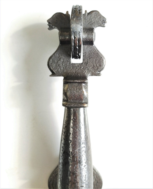 Heurtoir De Porte Ancien En Fer Forgé à La Fleur De Lys