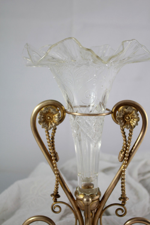 Hornvase aus Glas und vergoldeter Metallfassung um 1900