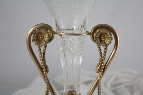 Hornvase aus Glas und vergoldeter Metallfassung um 1900