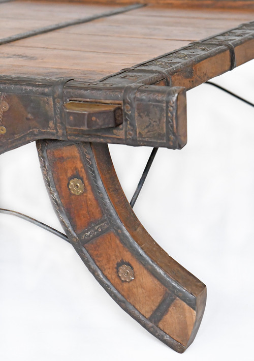 Table basse selle pour éléphant en bois et métal