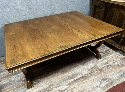 D'après Louis Majorelle : Muséale table école de Nancy en noyer et frêne époque Art Nouveau 