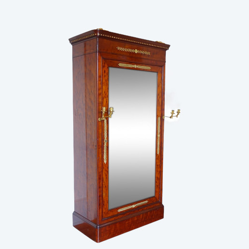 Jacob : armoire à glace psyché en acajou moucheté & bronze doré d'époque Restauration, estampille