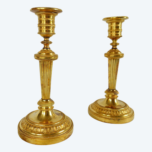 Pair of Louis XVI period chased and gilt bronze candlesticks - mercury gilding - 20cm