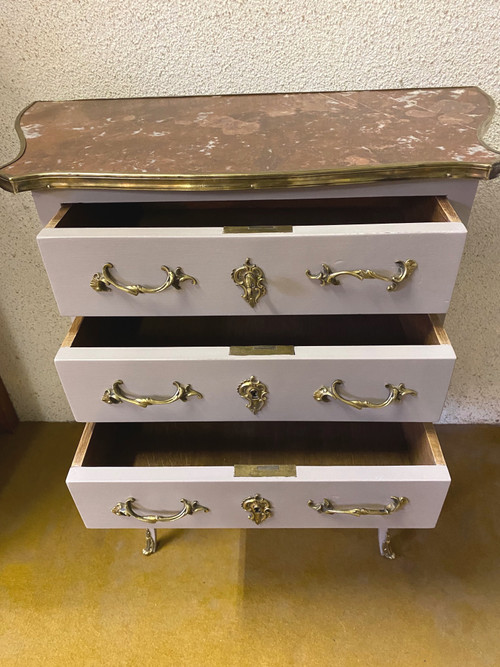 Kommode im Stil von Louis XV