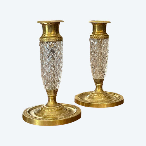 Coppia di candelieri Baccarat in bronzo dorato e cristallo tagliato, XIX secolo