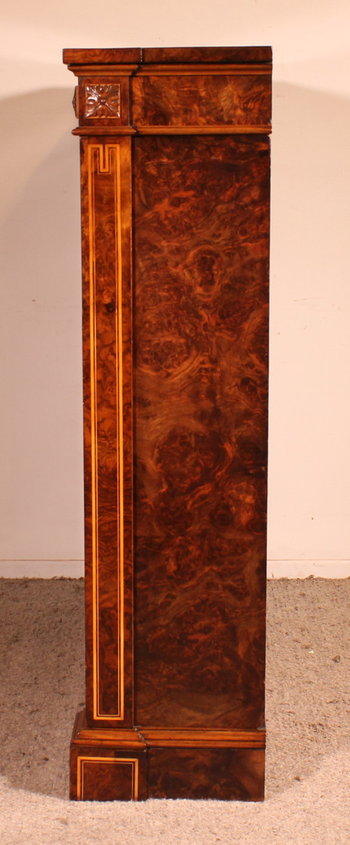 Open Bookcase In Burl Walnut Circa 1820