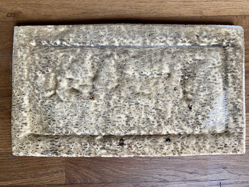 Bas Relief Historique Issue De La Fontaine Pétrifiante De Saint Nectaire