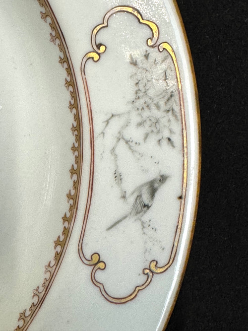 Piatto in porcellana cinese con disegno di armoriale
