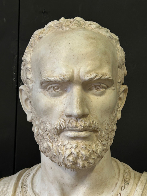 Grande ritratto di imperatore romano con corazza - Scultura in gesso del XX secolo