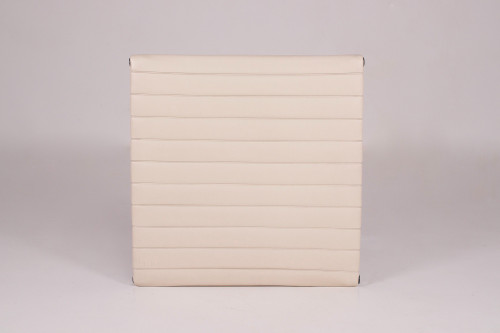 Ottoman “Soft Pad” E125 de Charles & Ray Eames