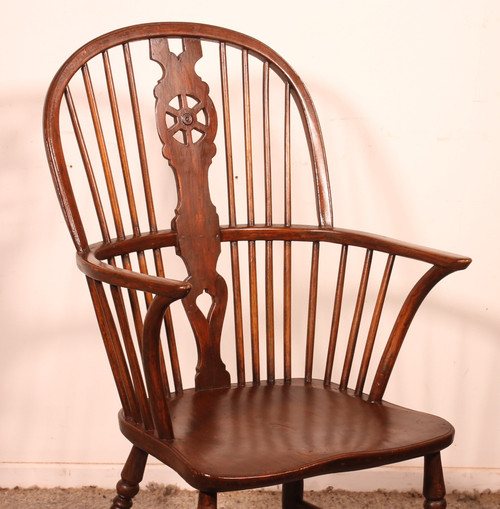 Windsor Armchair In Chestnut And Yew Wood - 18th Century