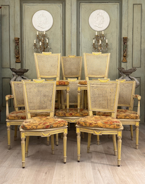 Mobilier De Salon En Bois Laqué d'Epoque Louis XVI, Vers 1780