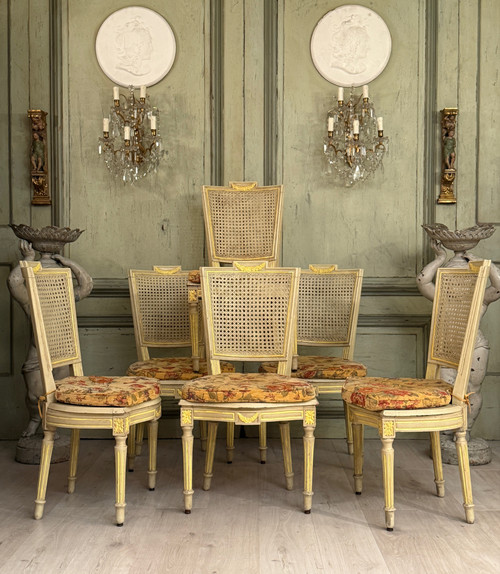 Mobilier De Salon En Bois Laqué d'Epoque Louis XVI, Vers 1780
