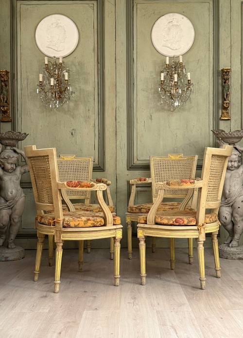 Mobilier De Salon En Bois Laqué d'Epoque Louis XVI, Vers 1780