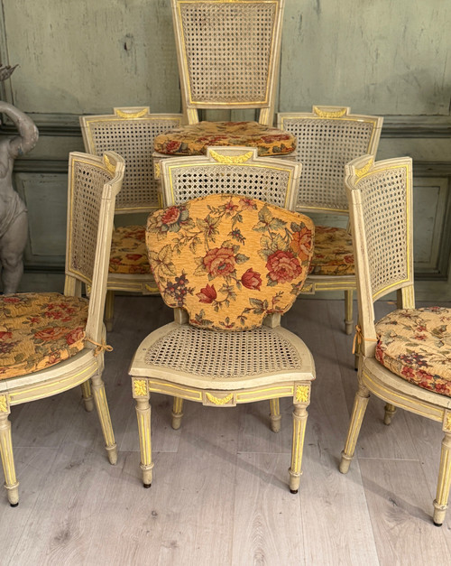 Mobilier De Salon En Bois Laqué d'Epoque Louis XVI, Vers 1780