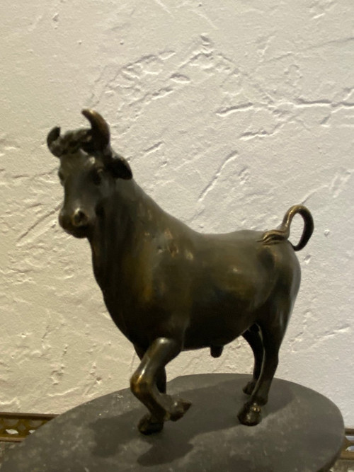 Skulptur - Bronze - Vorbeiziehender Stier - J. Bologna - Italien - 18. Jahrhundert