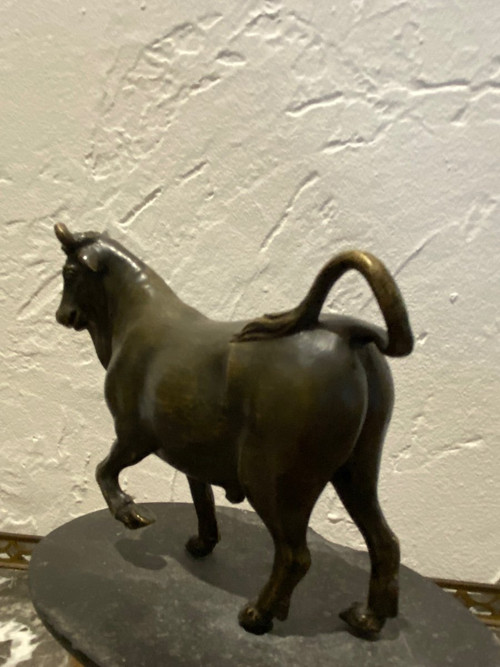Skulptur - Bronze - Vorbeiziehender Stier - J. Bologna - Italien - 18. Jahrhundert