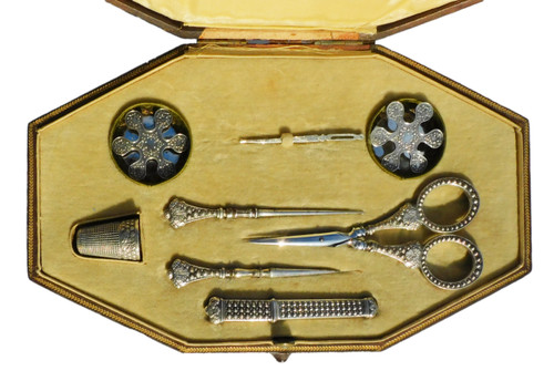 Sewing Kit Solid Silver Oak Decor Embroidery Scissors Case Needles Awl Bobbin