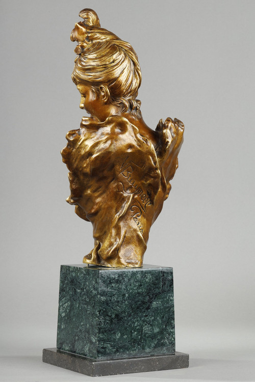 Busto di giovane donna della Belle Epoque di Victor Léopold BRUYNEEL