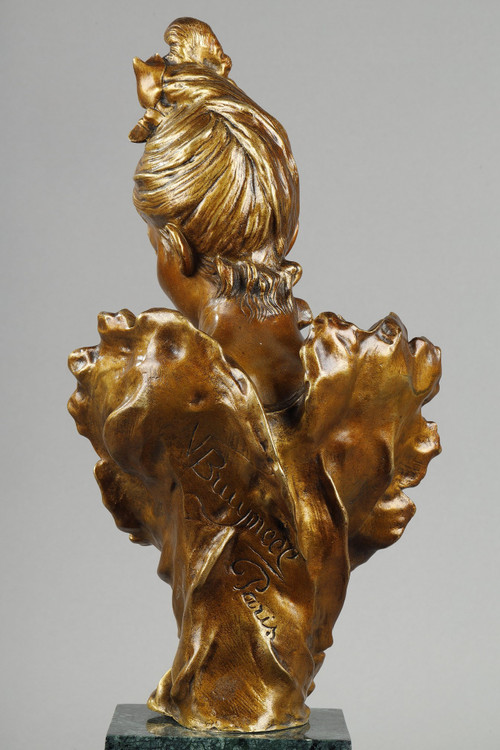 Busto di giovane donna della Belle Epoque di Victor Léopold BRUYNEEL